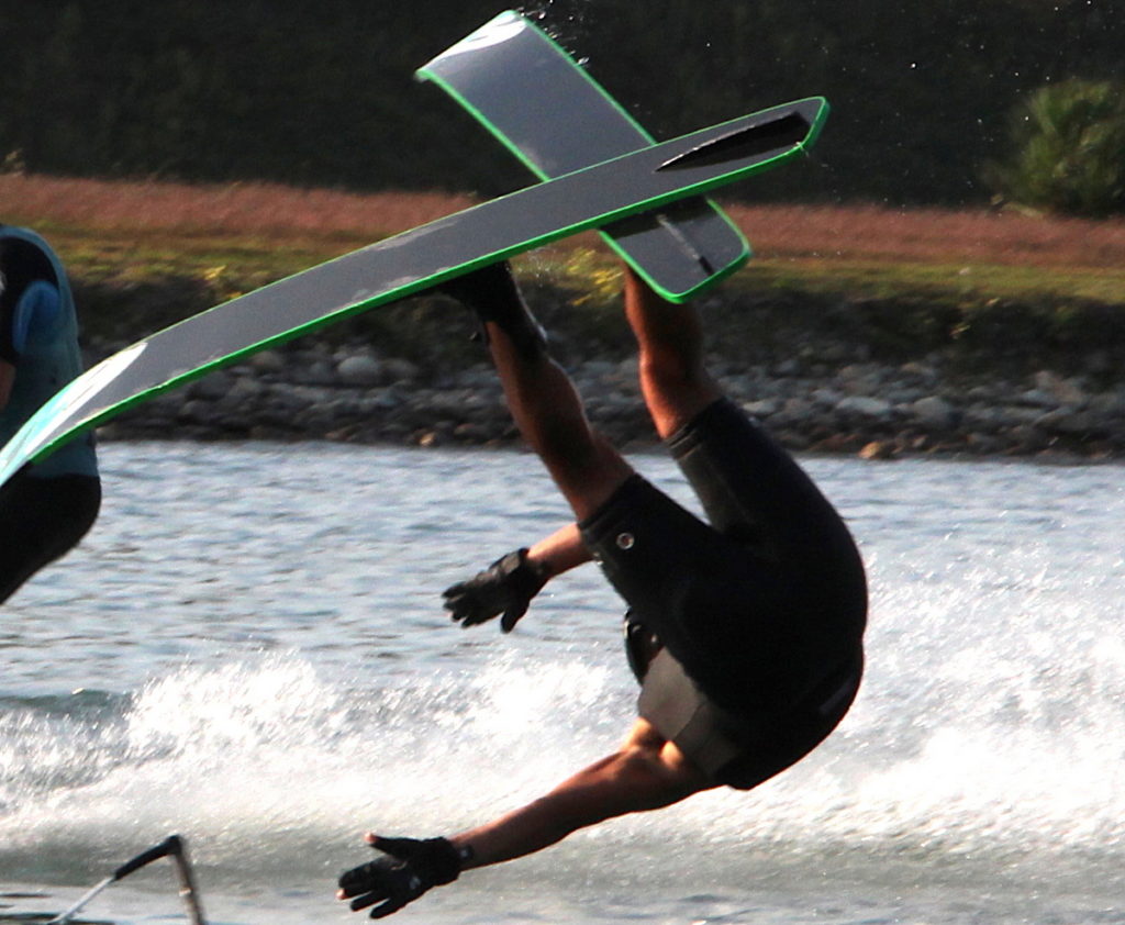 Daniele Cassioli caduta durante lo sci nautico
